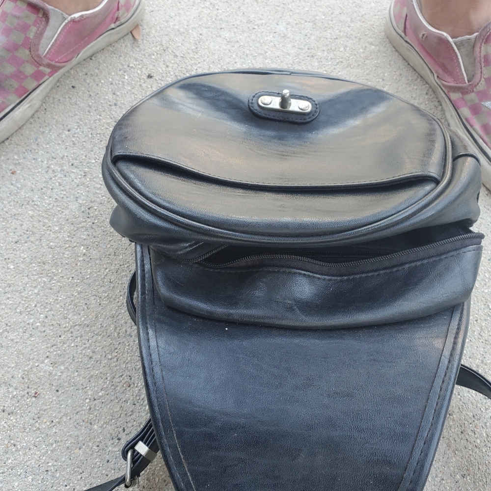 VINTAGE Tear Drop Leather Backpack with Silver Hardware OG Style - Picture 4 of 7